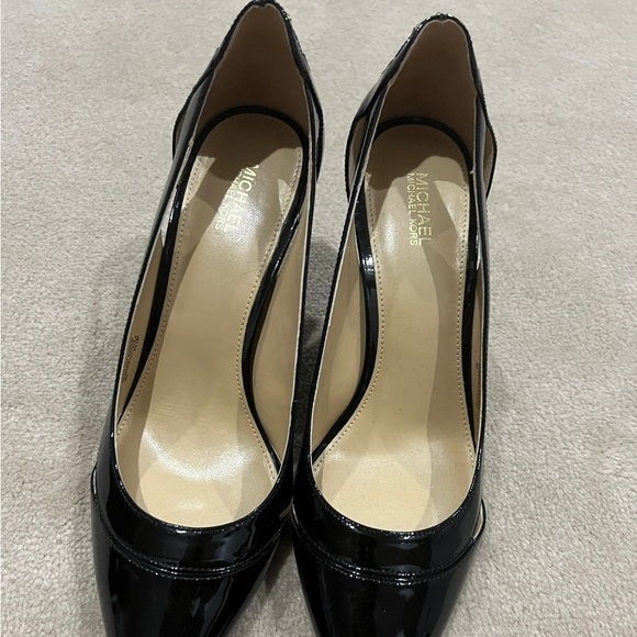 Michael Kors Shoes size 9